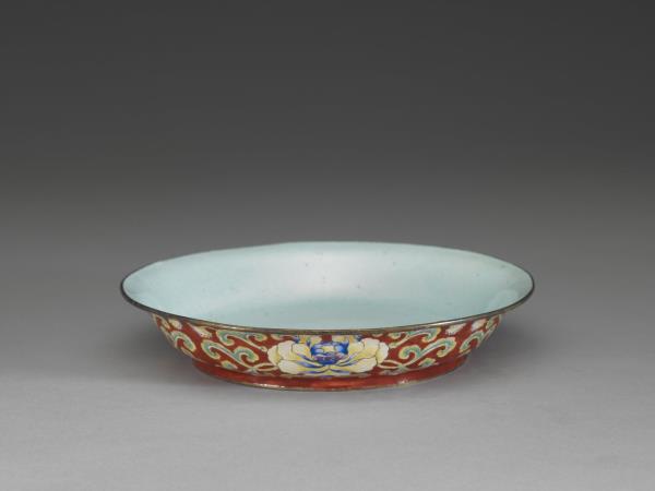 銅胎畫琺瑯桃式五福捧壽盒- 故宮