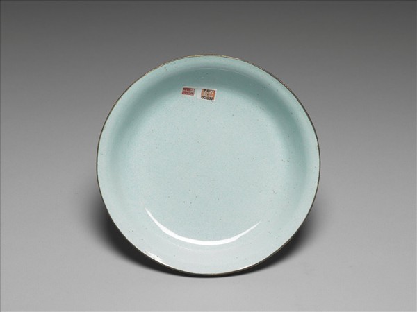 銅胎畫琺瑯紅地花卉紋盤