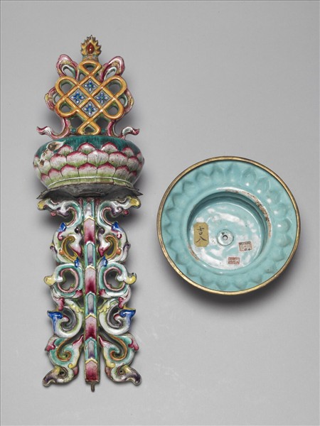 銅胎畫琺瑯五彩八寶（盤長）