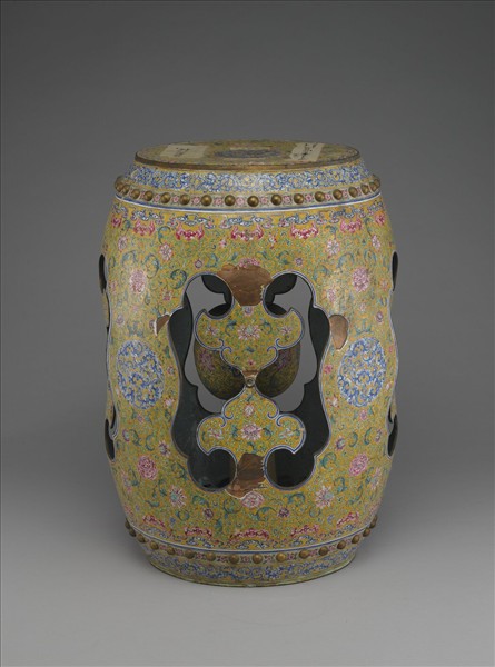 銅胎畫琺瑯黃地花草紋坐墩