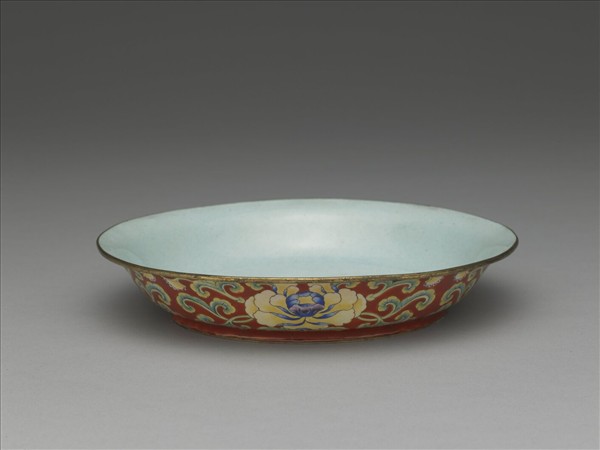 銅胎畫琺瑯紅地花卉紋盤