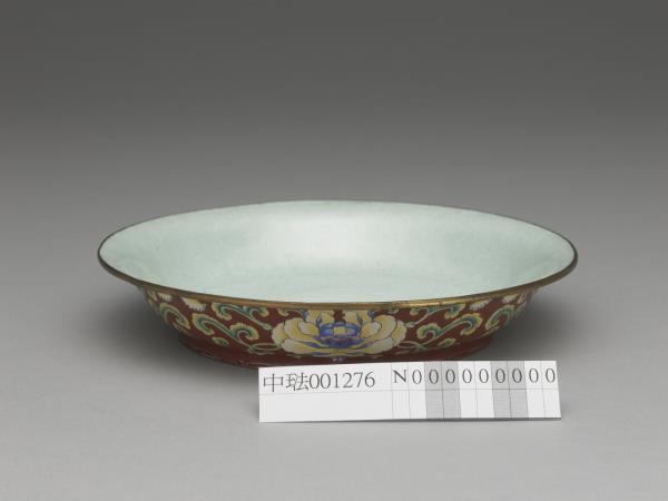 銅胎畫琺瑯紅地花卉紋盤