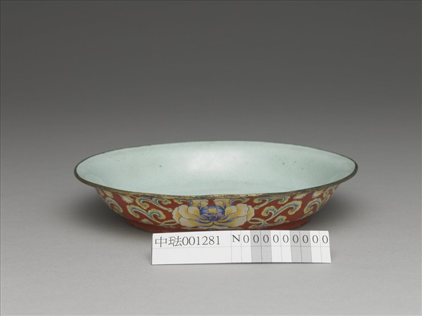 銅胎畫琺瑯紅地花卉紋盤