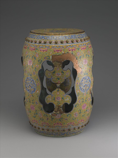 銅胎畫琺瑯黃地花草紋坐墩