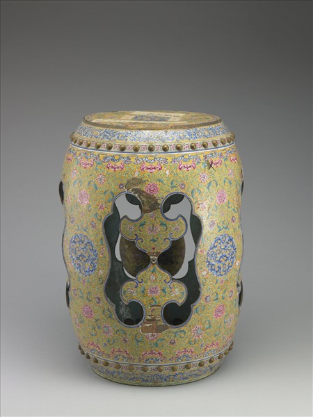 銅胎畫琺瑯黃地花草紋坐墩