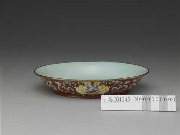 銅胎畫琺瑯紅地花卉紋盤