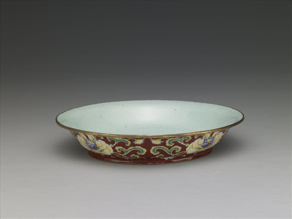 銅胎畫琺瑯紅地花卉紋盤