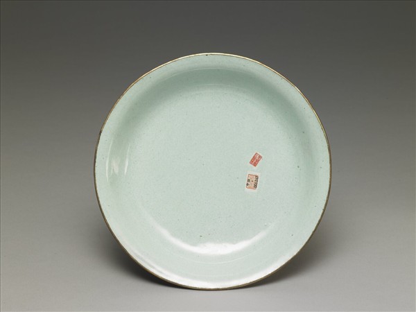 銅胎畫琺瑯紅地花卉紋盤