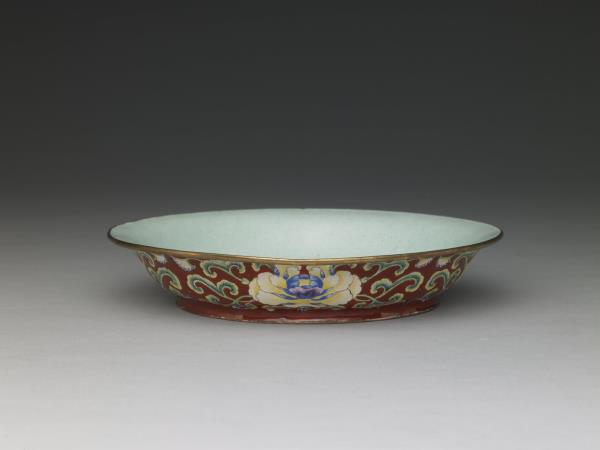 銅胎畫琺瑯桃式五福捧壽盒- 故宮