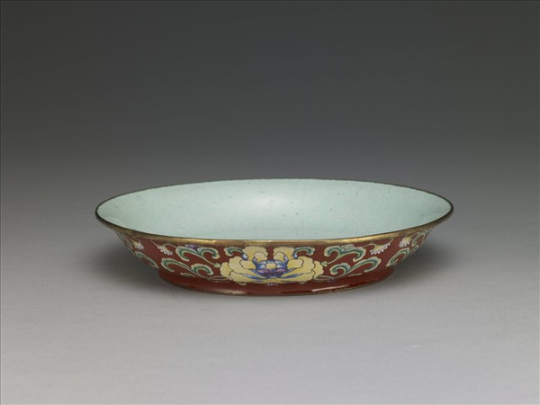 銅胎畫琺瑯紅地花卉紋盤