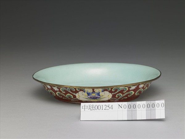 銅胎畫琺瑯紅地花卉紋盤