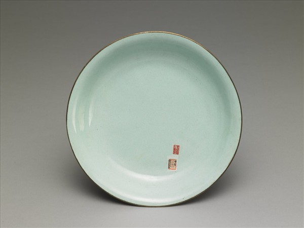 銅胎畫琺瑯紅地花卉紋盤