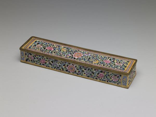 銅胎畫琺瑯番蓮紋爐