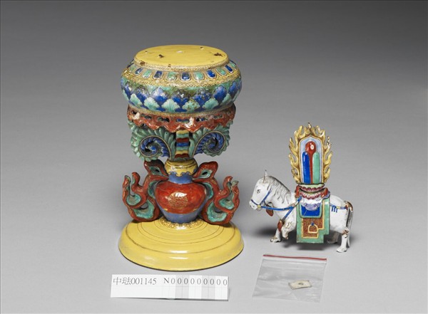 銅胎畫琺瑯五彩七政寶（寶馬）