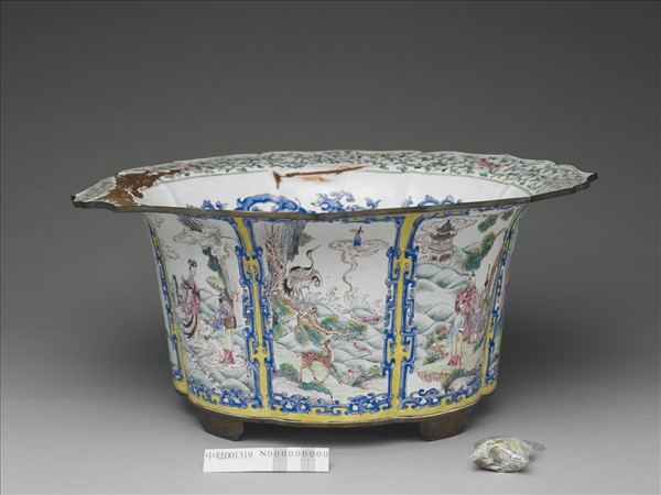 銅胎畫琺瑯開光福壽圖花盆