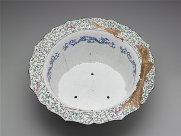 銅胎畫琺瑯開光福壽圖花盆