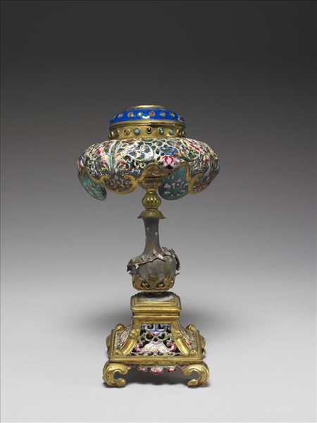 銅胎畫琺瑯鏤空花葉紋冠架