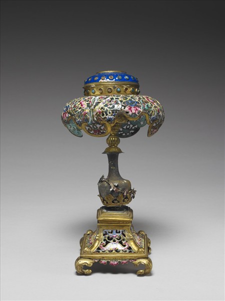 銅胎畫琺瑯鏤空花葉紋冠架