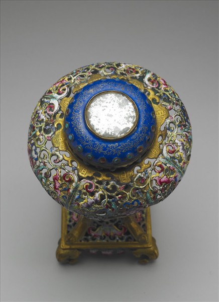 銅胎畫琺瑯鏤空花葉紋冠架