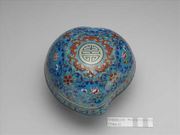 銅胎畫琺瑯桃式五福捧壽盒