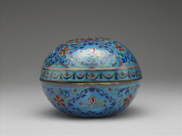 銅胎畫琺瑯桃式五福捧壽盒