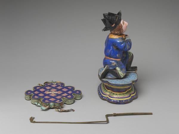 銅胎畫琺瑯番人八寶（盤長）