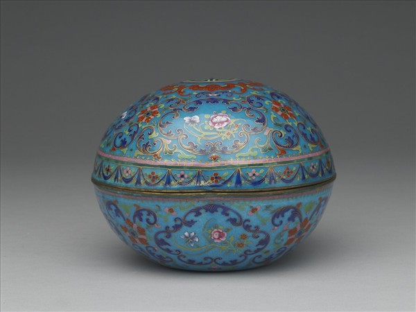 銅胎畫琺瑯桃式五福捧壽盒