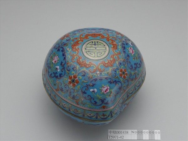 銅胎畫琺瑯桃式五福捧壽盒