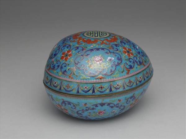 銅胎畫琺瑯桃式五福捧壽盒