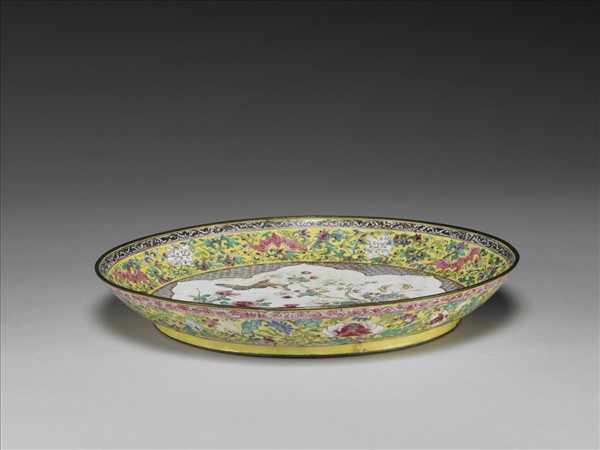 銅胎畫琺瑯黃地開光花卉盤