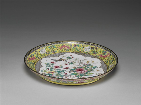 銅胎畫琺瑯黃地開光花卉盤