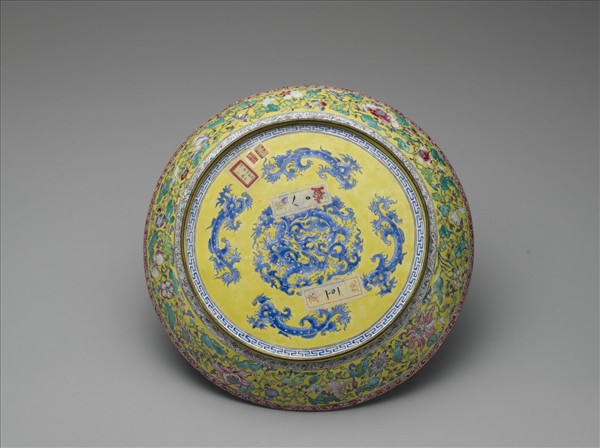 銅胎畫琺瑯黃地開光花卉盤