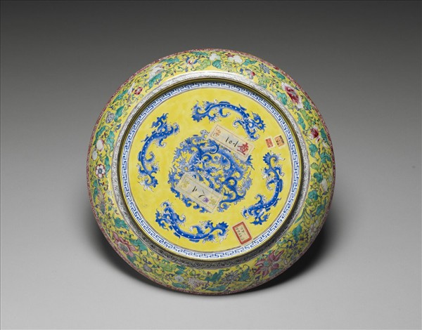 銅胎畫琺瑯黃地開光花卉盤