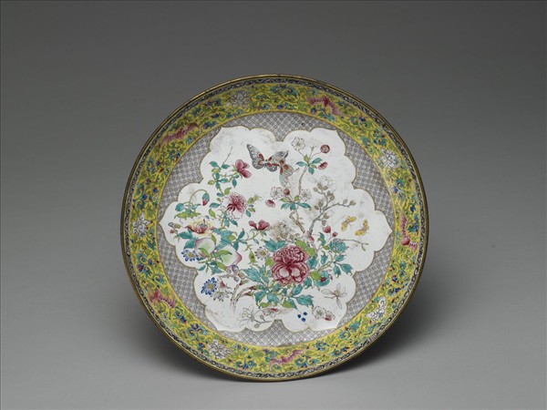 銅胎畫琺瑯黃地開光花卉盤