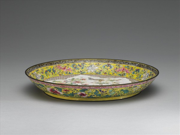 銅胎畫琺瑯黃地開光花卉盤