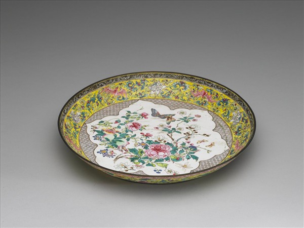 銅胎畫琺瑯黃地開光花卉盤