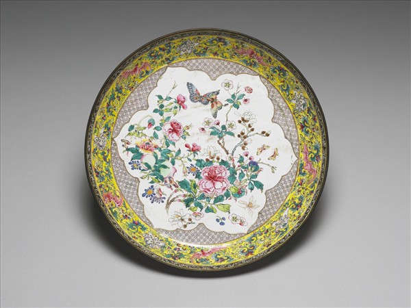 銅胎畫琺瑯黃地開光花卉盤