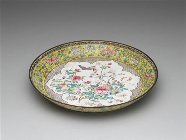 銅胎畫琺瑯黃地開光花卉盤