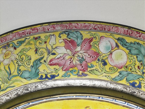 銅胎畫琺瑯黃地開光花卉盤