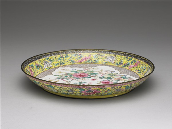 銅胎畫琺瑯黃地開光花卉盤