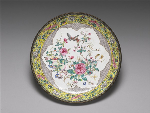 銅胎畫琺瑯黃地開光花卉盤