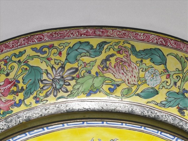 銅胎畫琺瑯黃地開光花卉盤