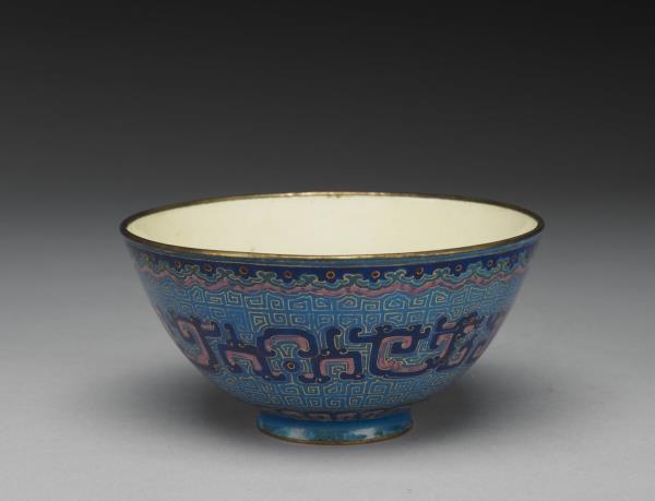 銅胎畫琺瑯龍紋碗