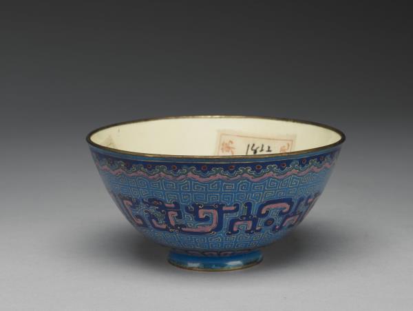 銅胎畫琺瑯龍紋碗