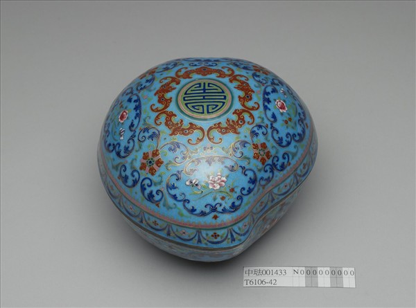 銅胎畫琺瑯桃式盒