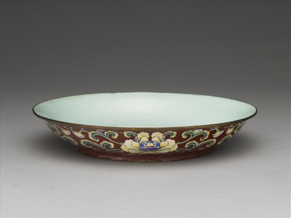 銅胎畫琺瑯紅地花卉紋盤