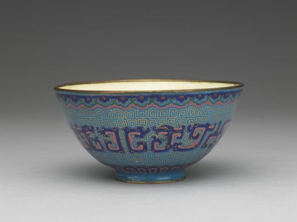 銅胎畫琺瑯龍紋碗