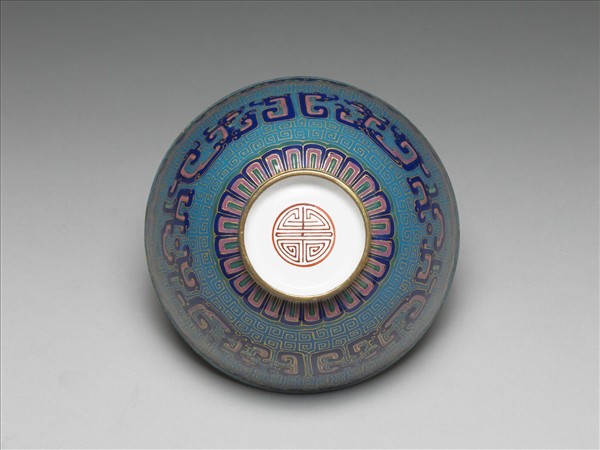 銅胎畫琺瑯藍地龍紋碗