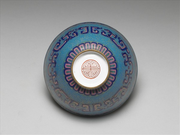 銅胎畫琺瑯藍地龍紋碗