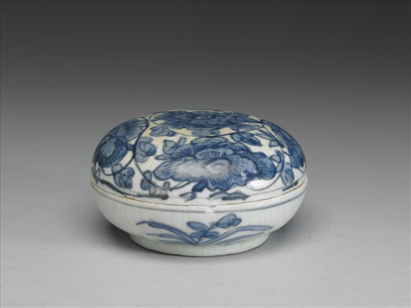 青花花卉紋盒